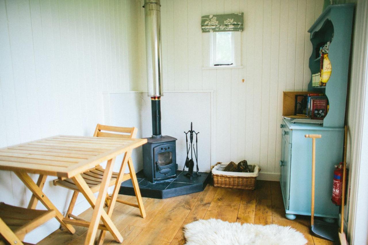Snowdonia Shepherds' Huts 콘위 외부 사진